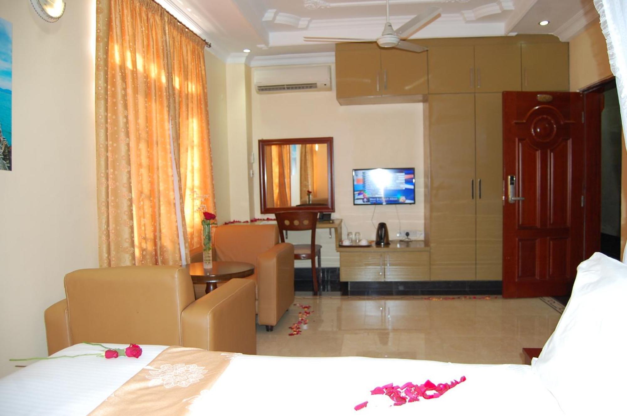 Lantana Hotel Дар-эс-Саламе Номер фото