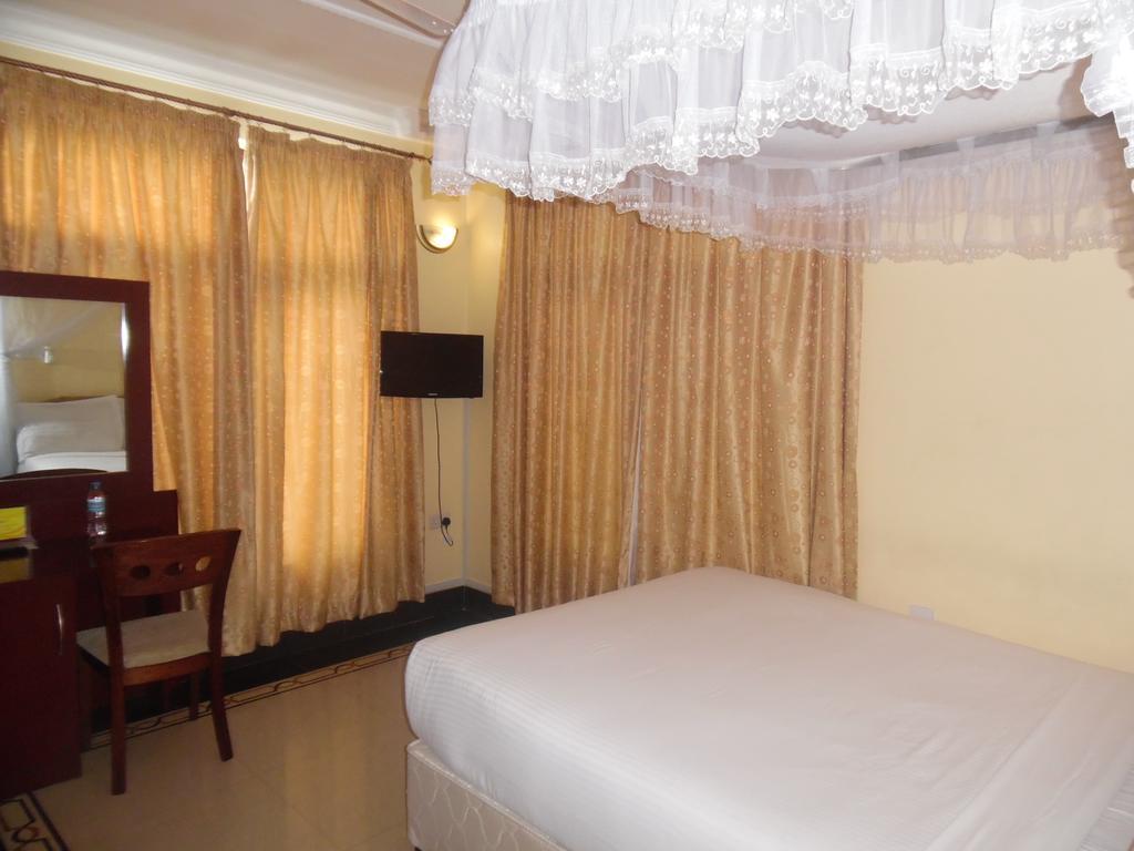 Lantana Hotel Дар-эс-Саламе Экстерьер фото